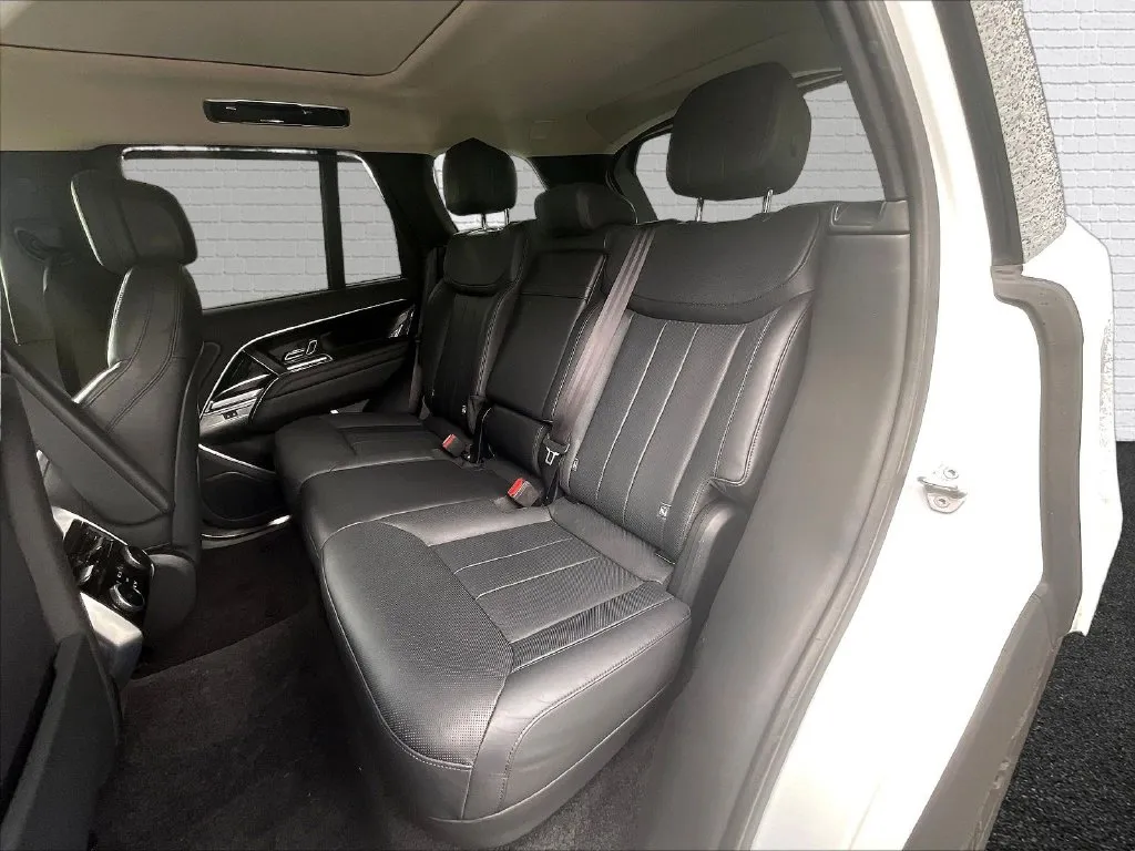 2022 Land Rover Range Rover Base - Photo 18