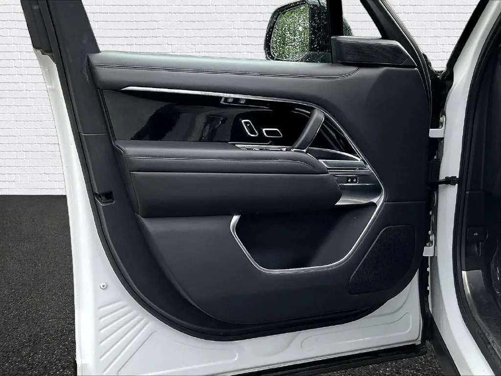 2022 Land Rover Range Rover Base - Photo 16