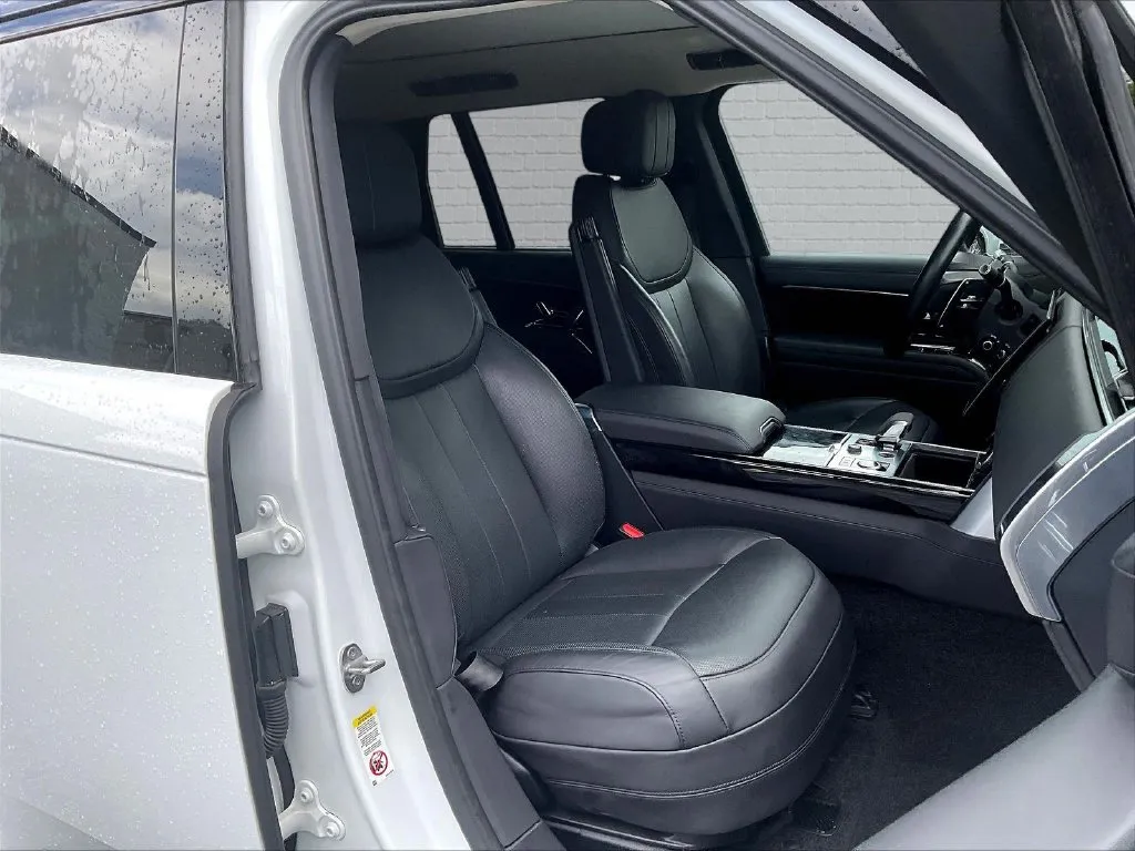 2022 Land Rover Range Rover Base - Photo 23