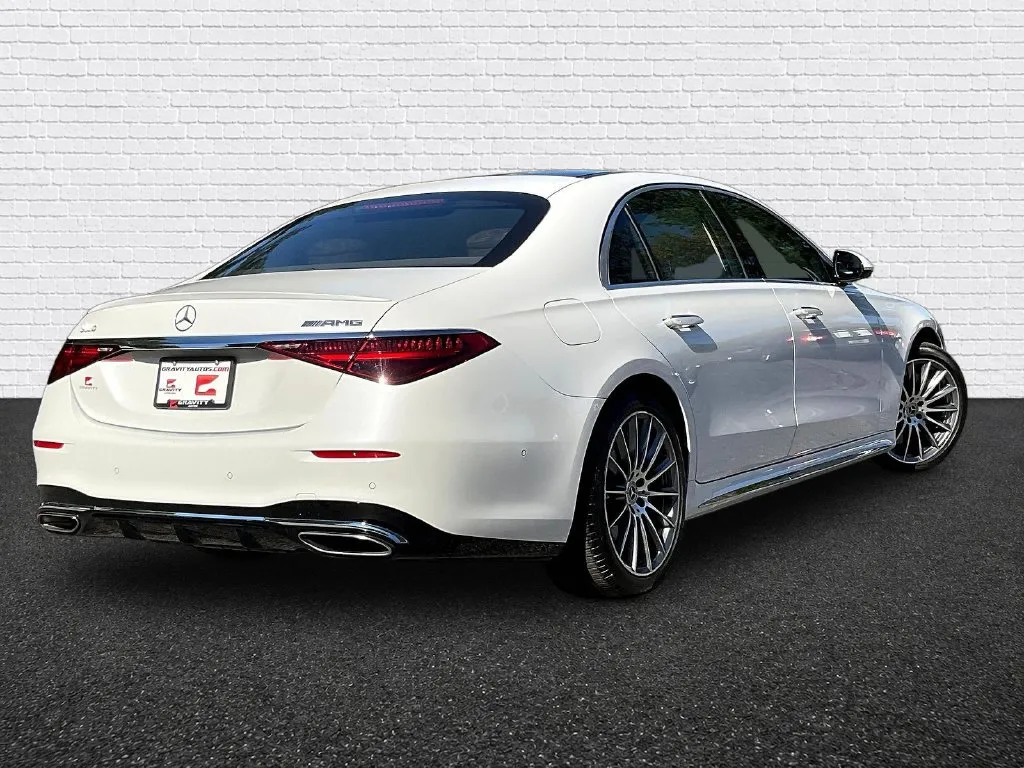 Mercedes-Benz S-Class photo 6