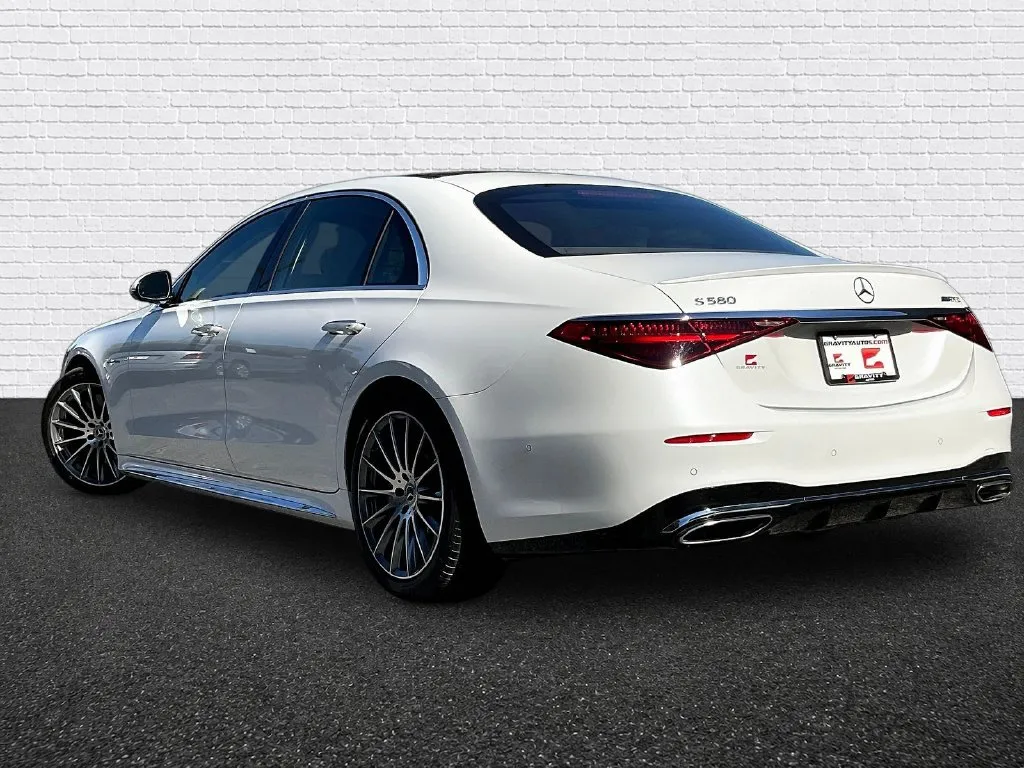 Mercedes-Benz S-Class photo 4