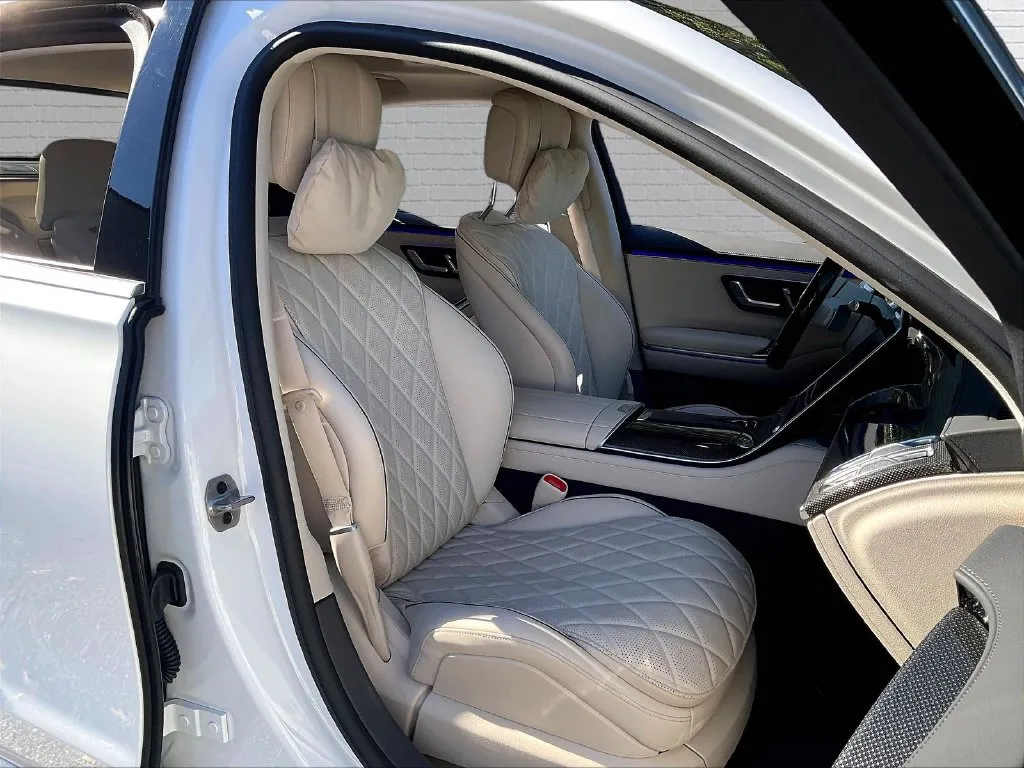 Mercedes-Benz S-Class photo 24