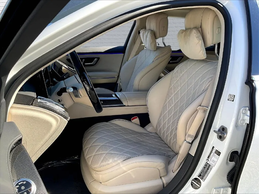 Mercedes-Benz S-Class photo 17