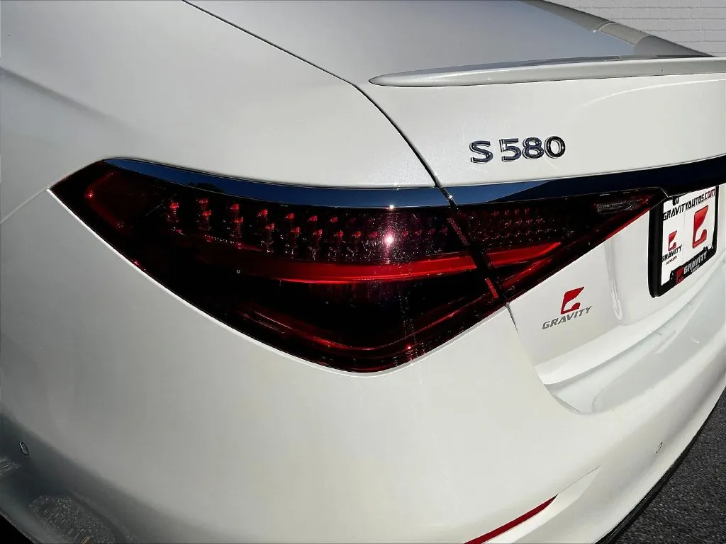 Mercedes-Benz S-Class photo 19
