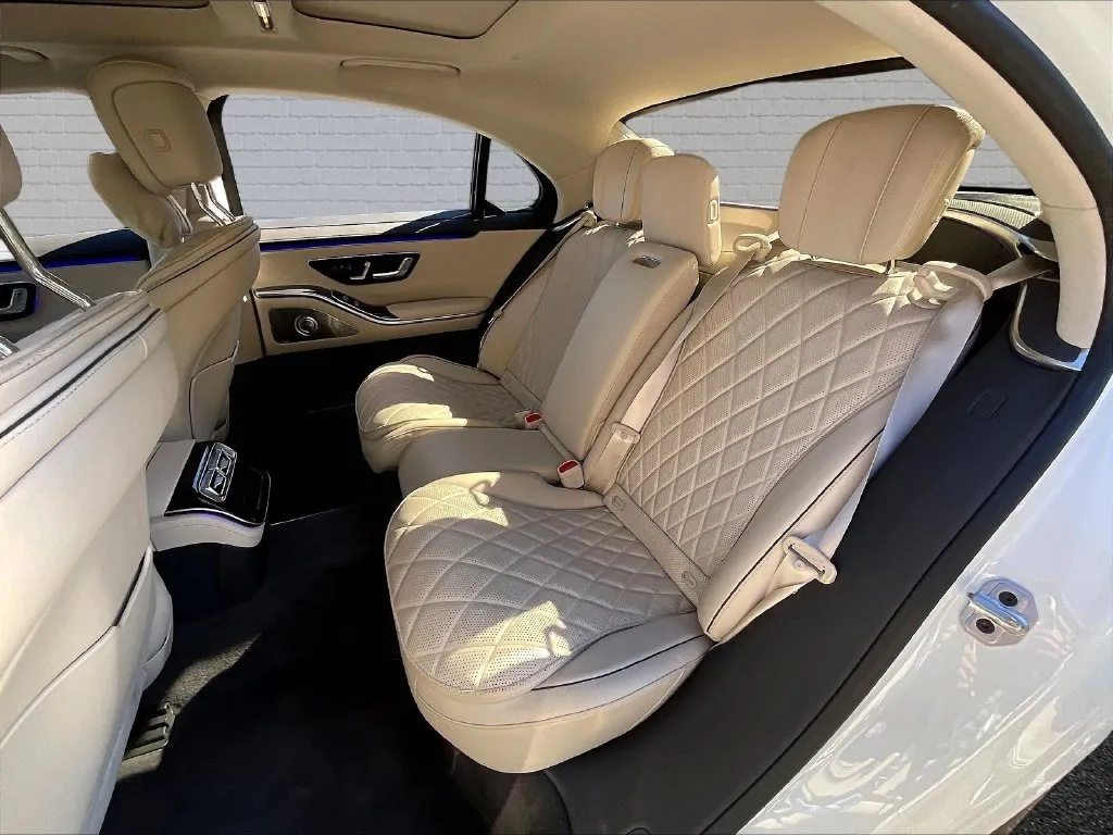 Mercedes-Benz S-Class photo 18