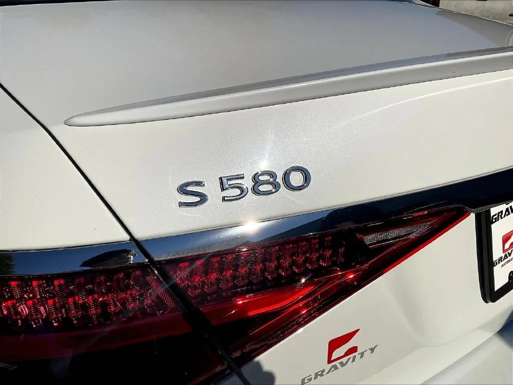 Mercedes-Benz S-Class photo 20