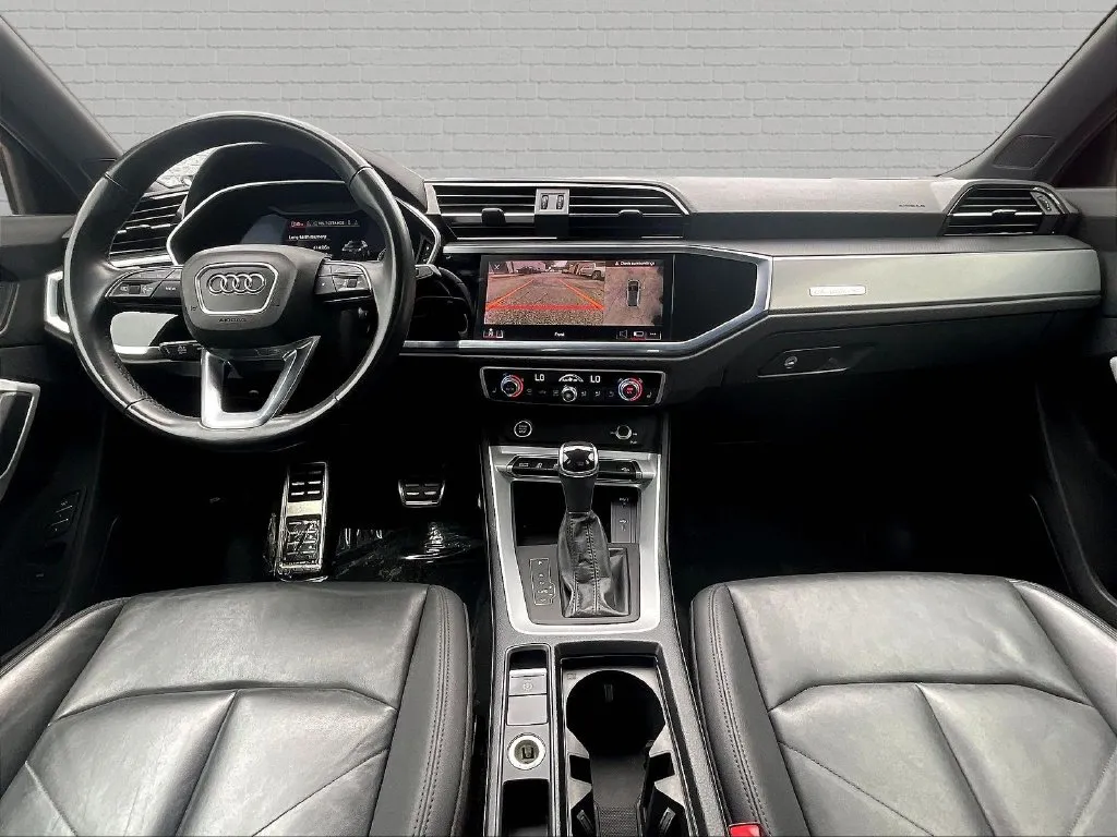 Audi Q3 photo 7