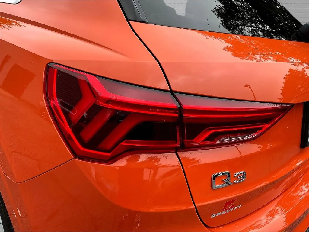Audi Q3 photo 17