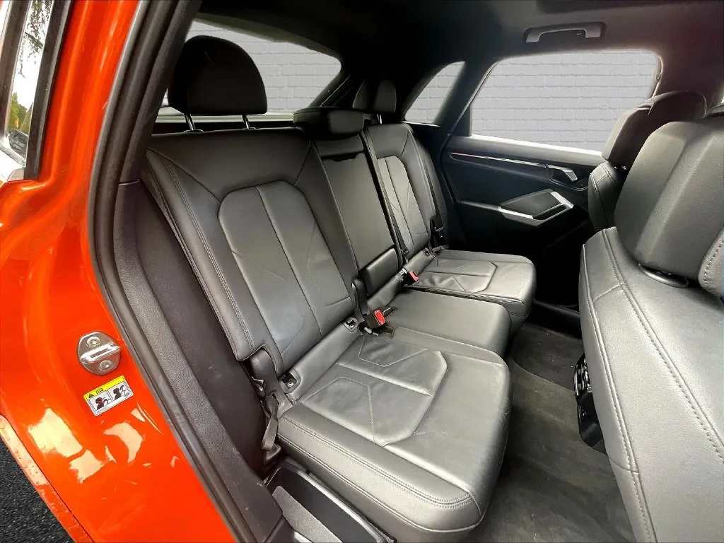 Audi Q3 photo 19
