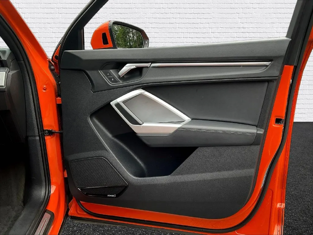 Audi Q3 photo 22