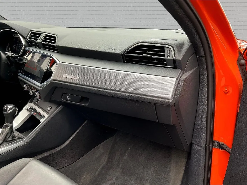 Audi Q3 photo 20