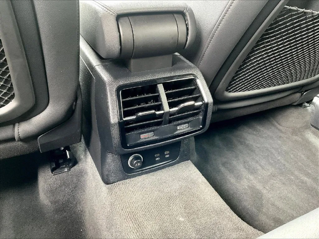 Audi Q3 photo 10
