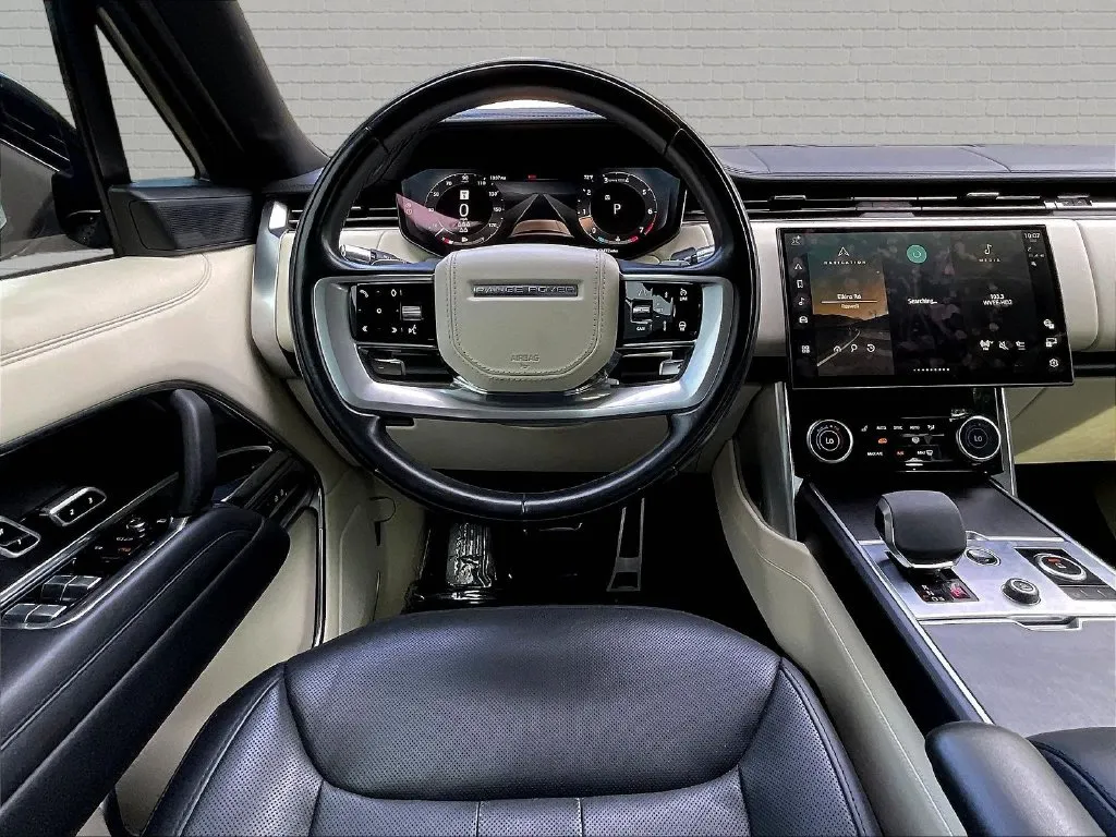 Land Rover Range Rover photo 8
