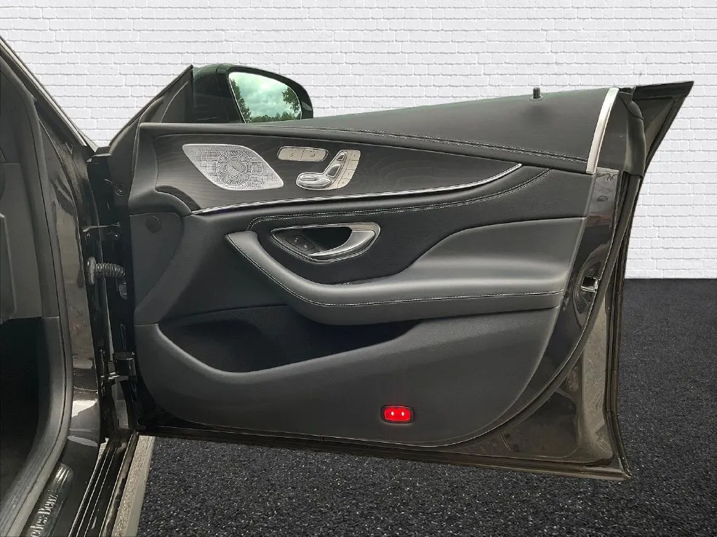 Mercedes-Benz CLS photo 19