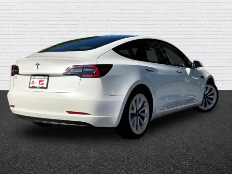 More photos of 2022 Tesla Model 3 at Gravity Autos Roswell, GA