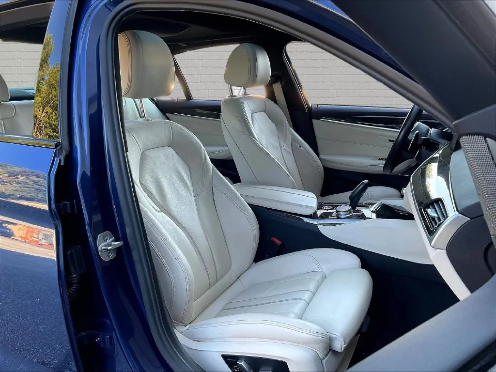 BMW 5 Series photo 19