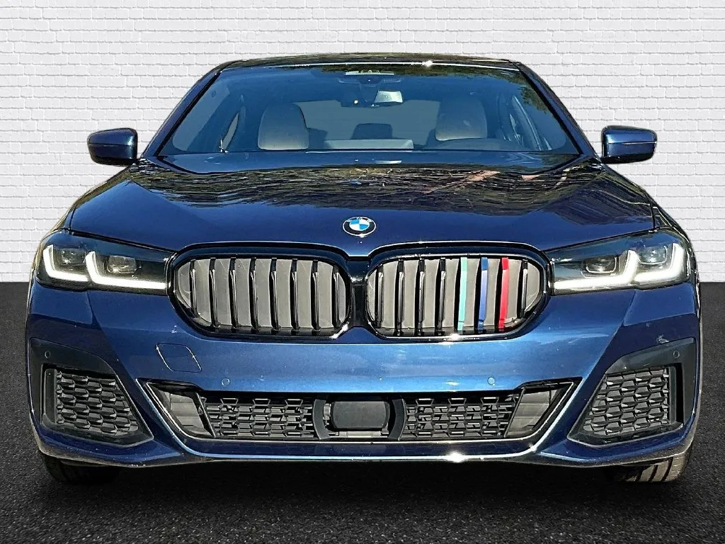 BMW 5 Series photo 2