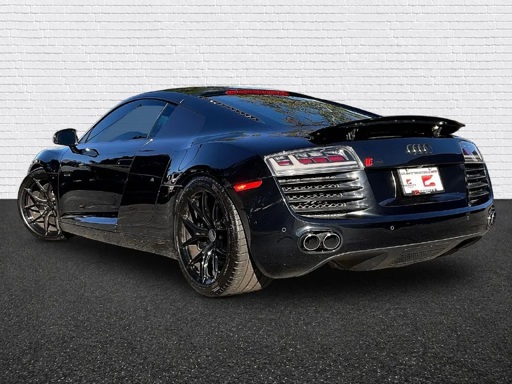 Audi R8 photo 4