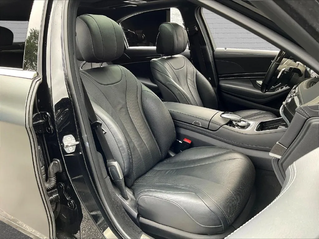 Mercedes-Benz S-Class photo 14
