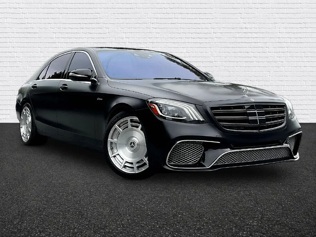 Mercedes-Benz S-Class photo 3