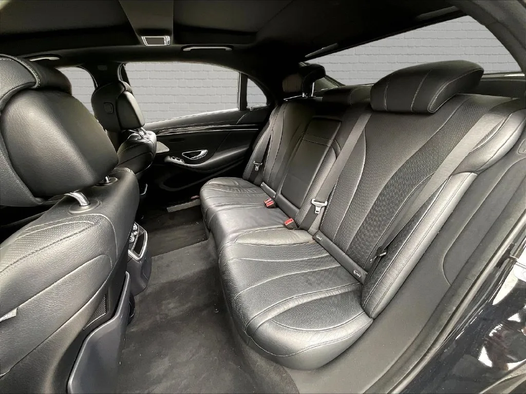 Mercedes-Benz S-Class photo 11