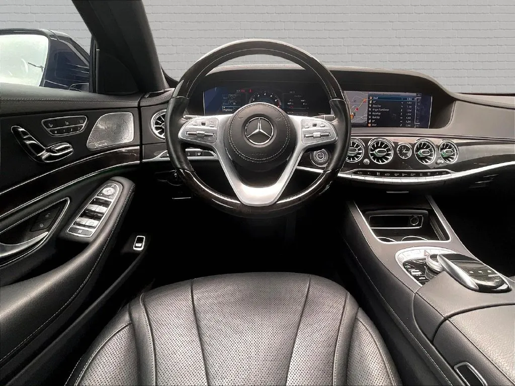 Mercedes-Benz S-Class photo 5