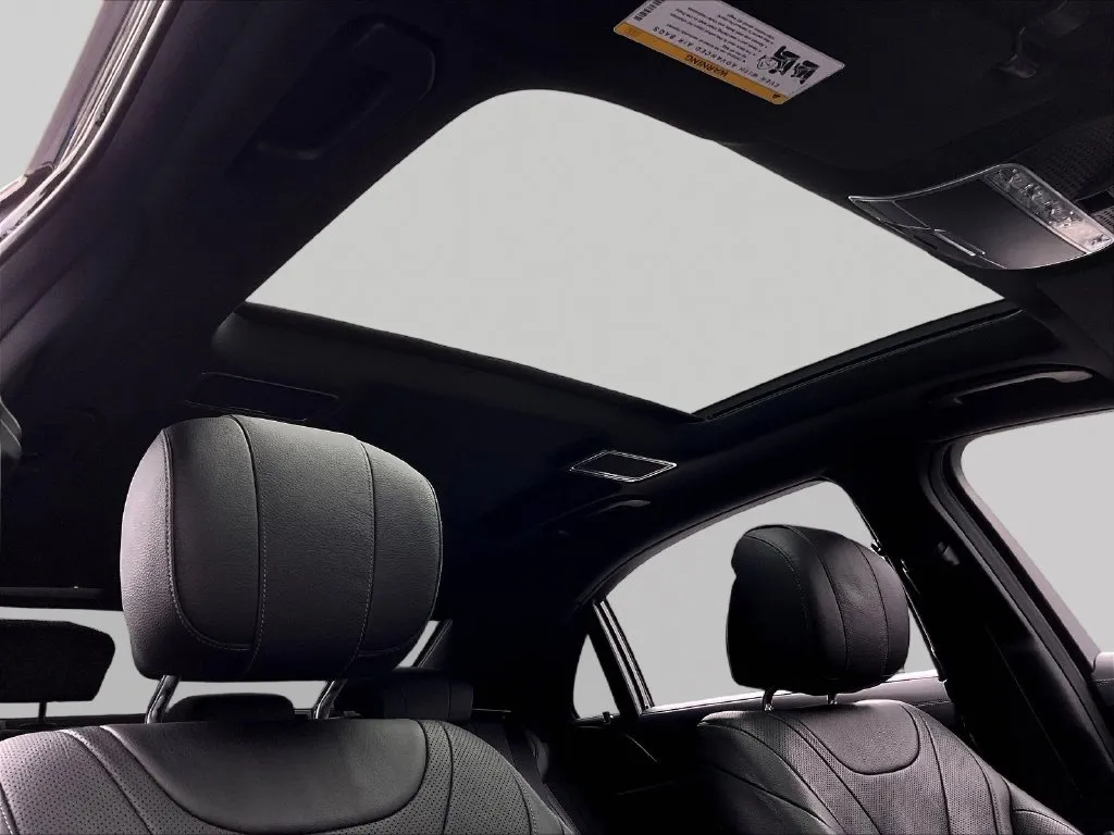 Mercedes-Benz S-Class photo 13