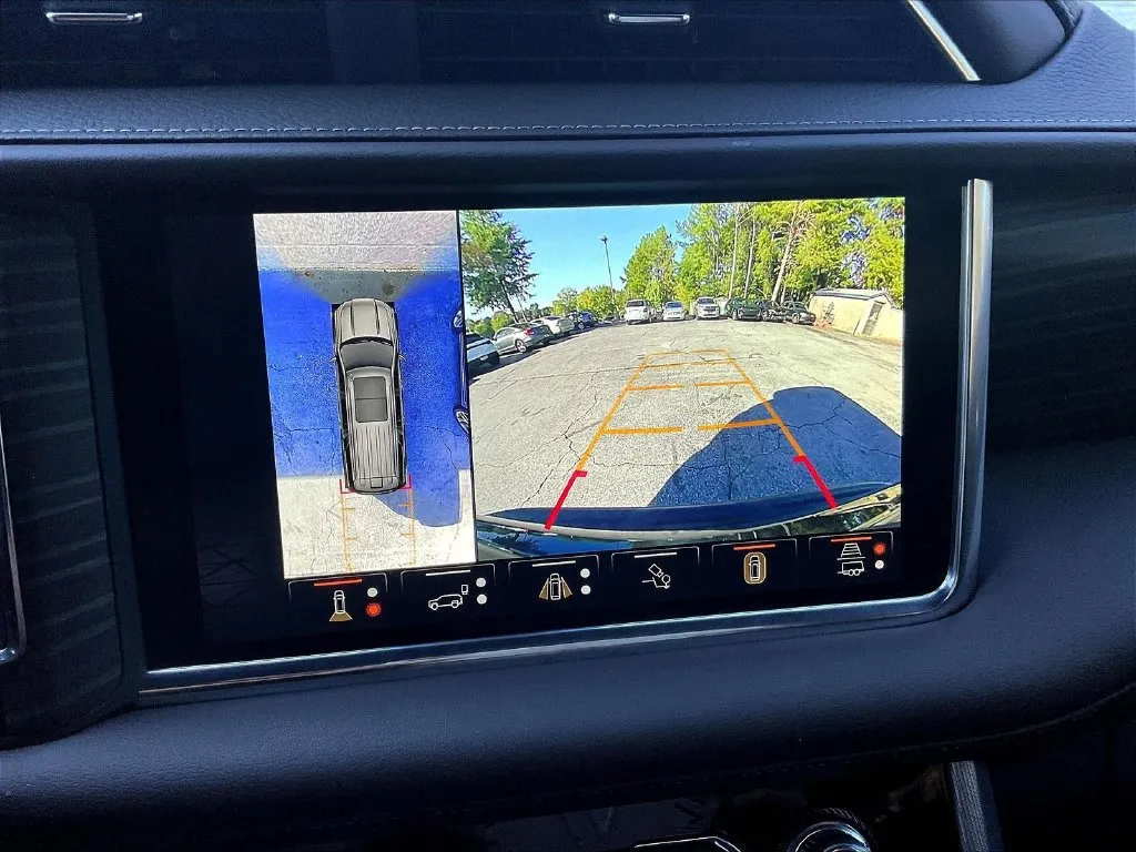 GMC Yukon photo 11