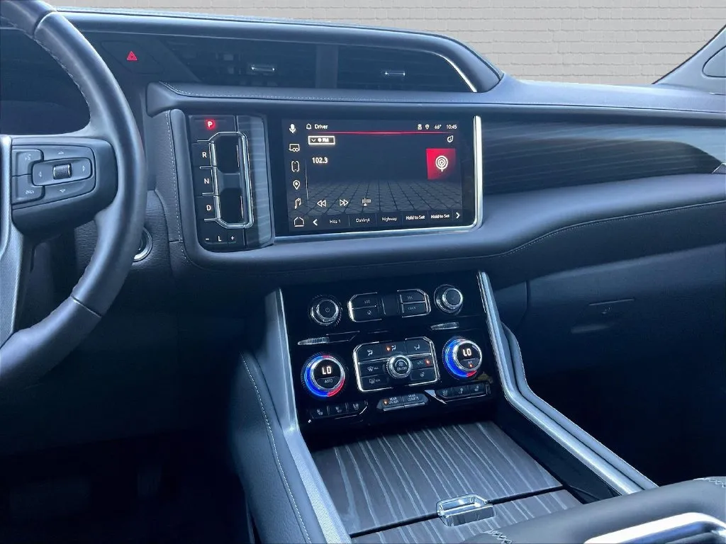 GMC Yukon photo 9