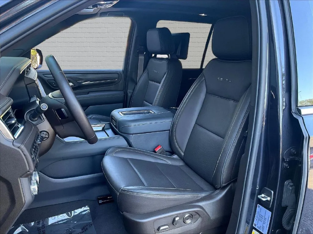 GMC Yukon photo 14