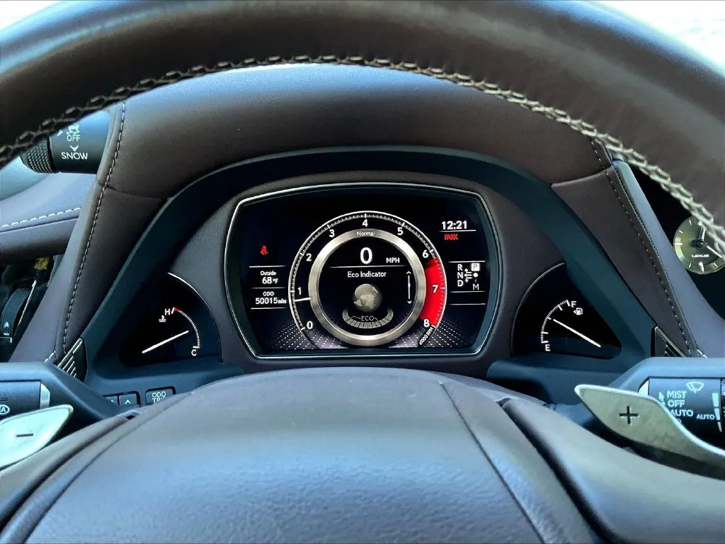 Lexus LS photo 10