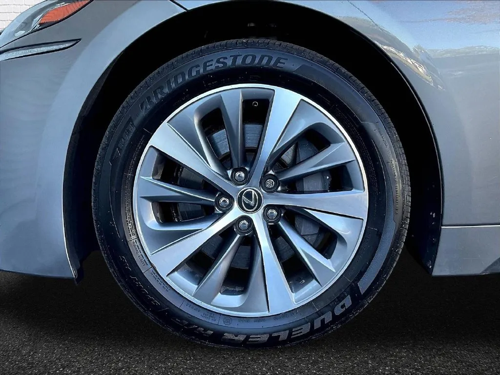 Lexus LS photo 23