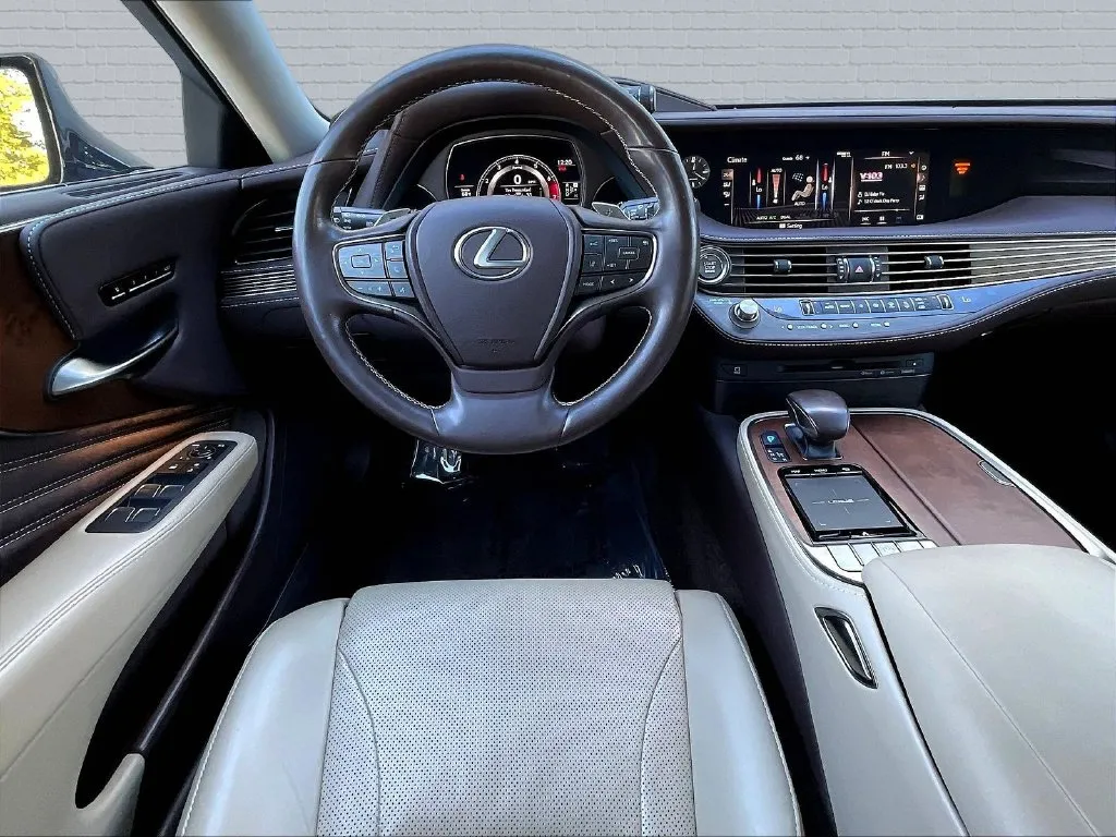 Lexus LS photo 5