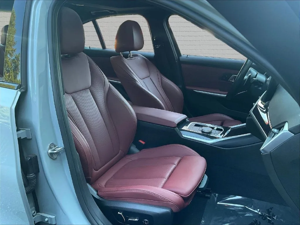 BMW 3 Series photo 19