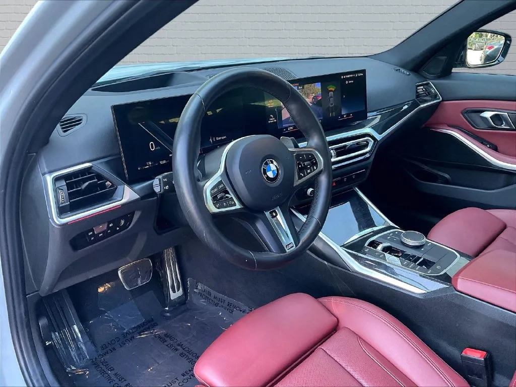BMW 3 Series photo 11