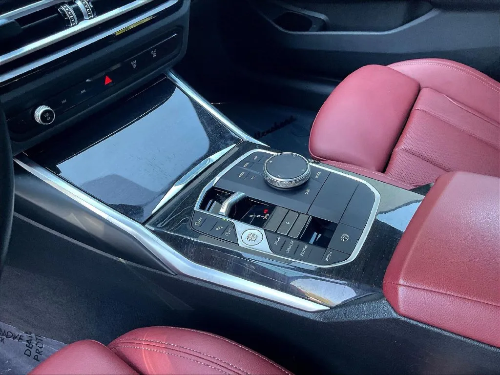 BMW 3 Series photo 12