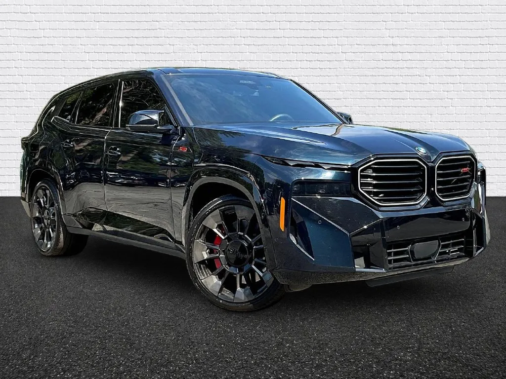 BMW XM photo 3