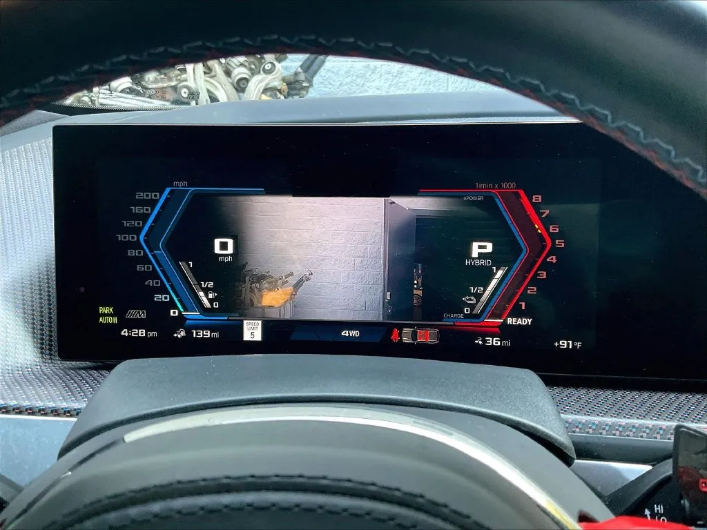 BMW XM photo 12