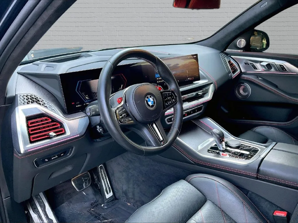 BMW XM photo 14
