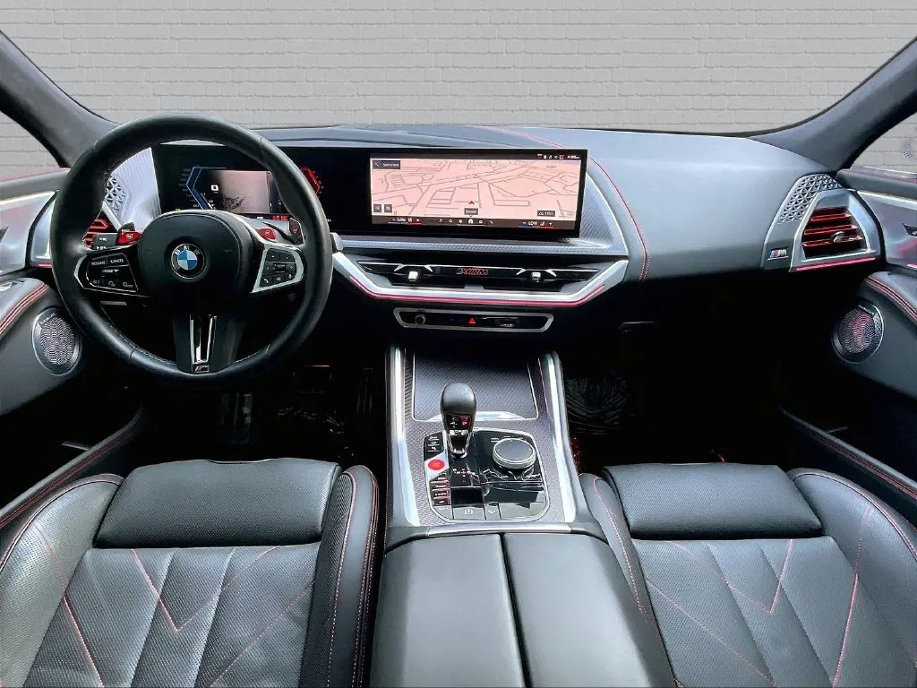 BMW XM photo 7