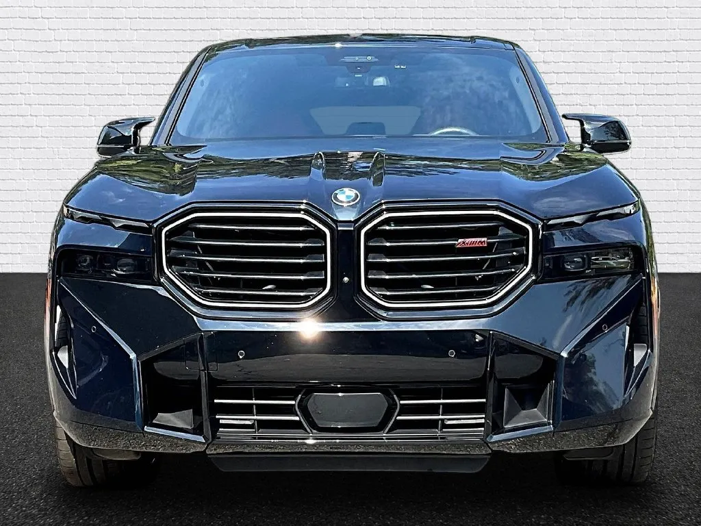 BMW XM photo 2