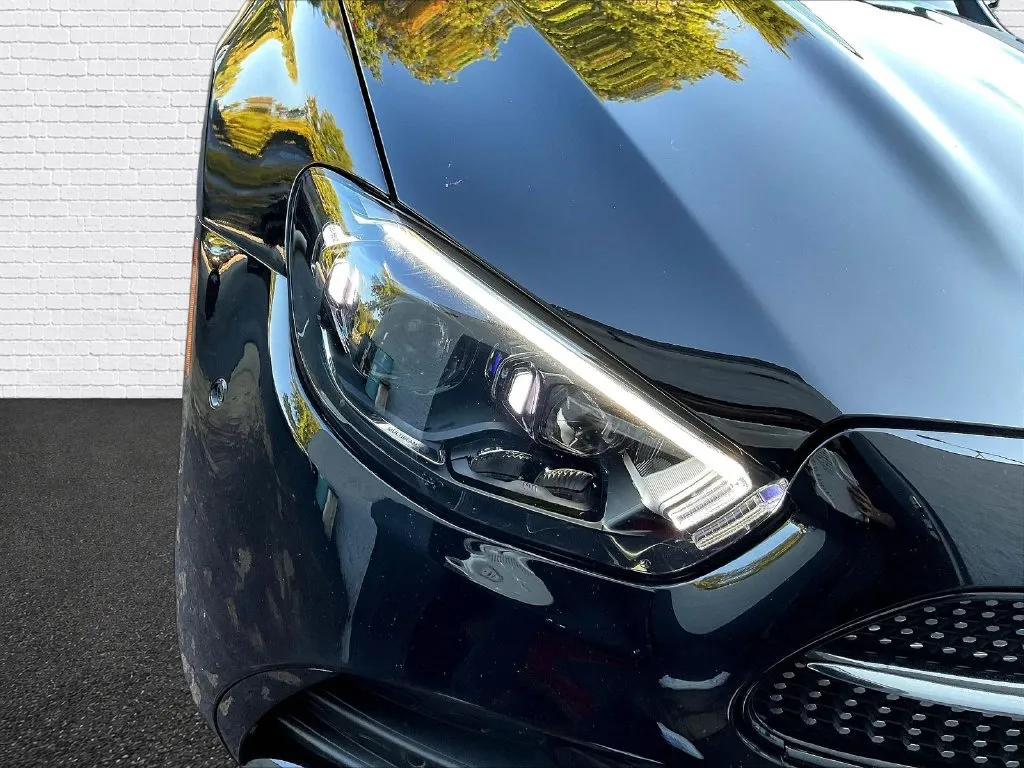 Mercedes-Benz E-Class photo 20