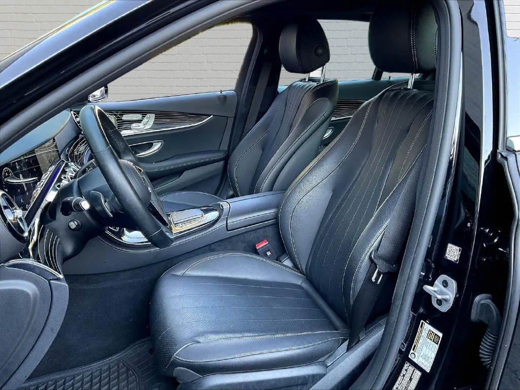 Mercedes-Benz E-Class photo 14