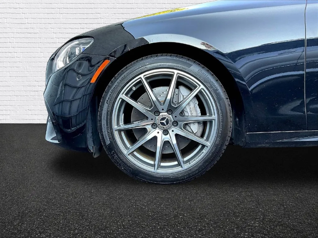 Mercedes-Benz E-Class photo 21