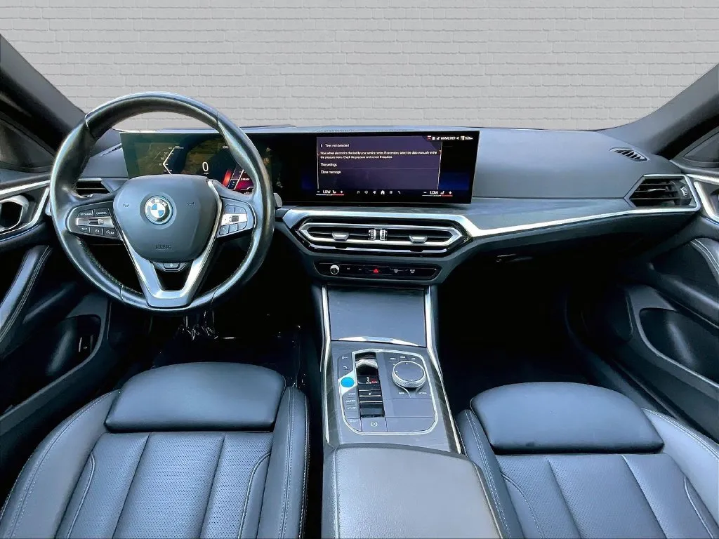 BMW i4 photo 6