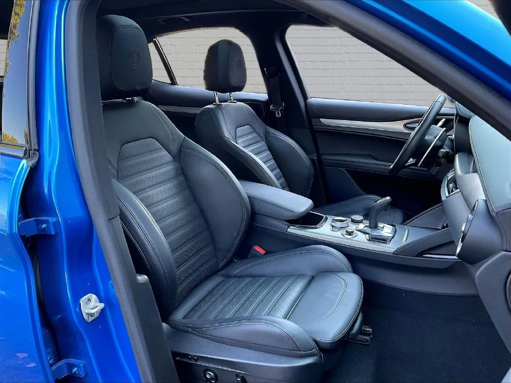 Alfa Romeo Stelvio photo 21