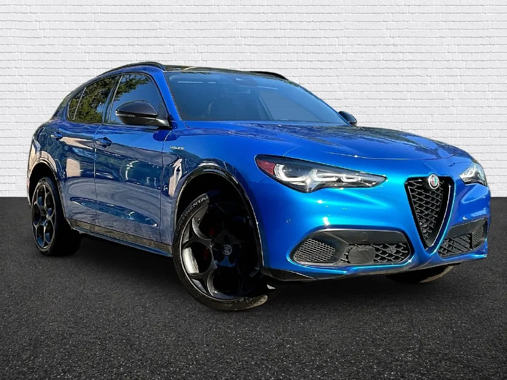 Alfa Romeo Stelvio photo 3