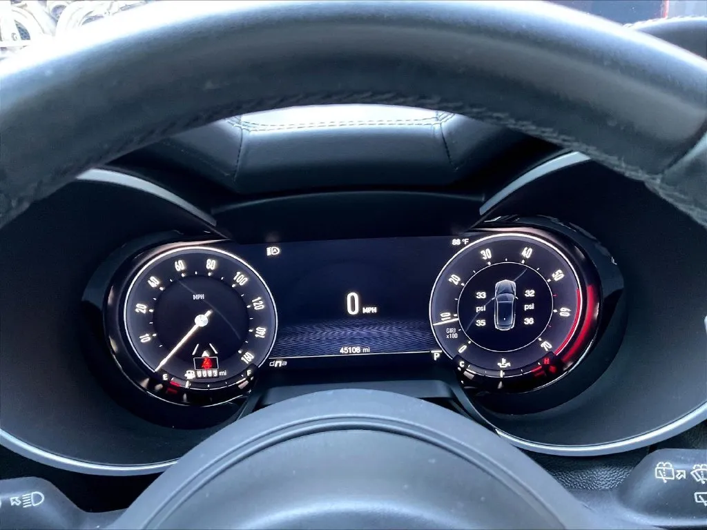 Alfa Romeo Stelvio photo 11