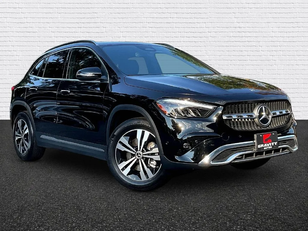 Mercedes-Benz GLA photo 3