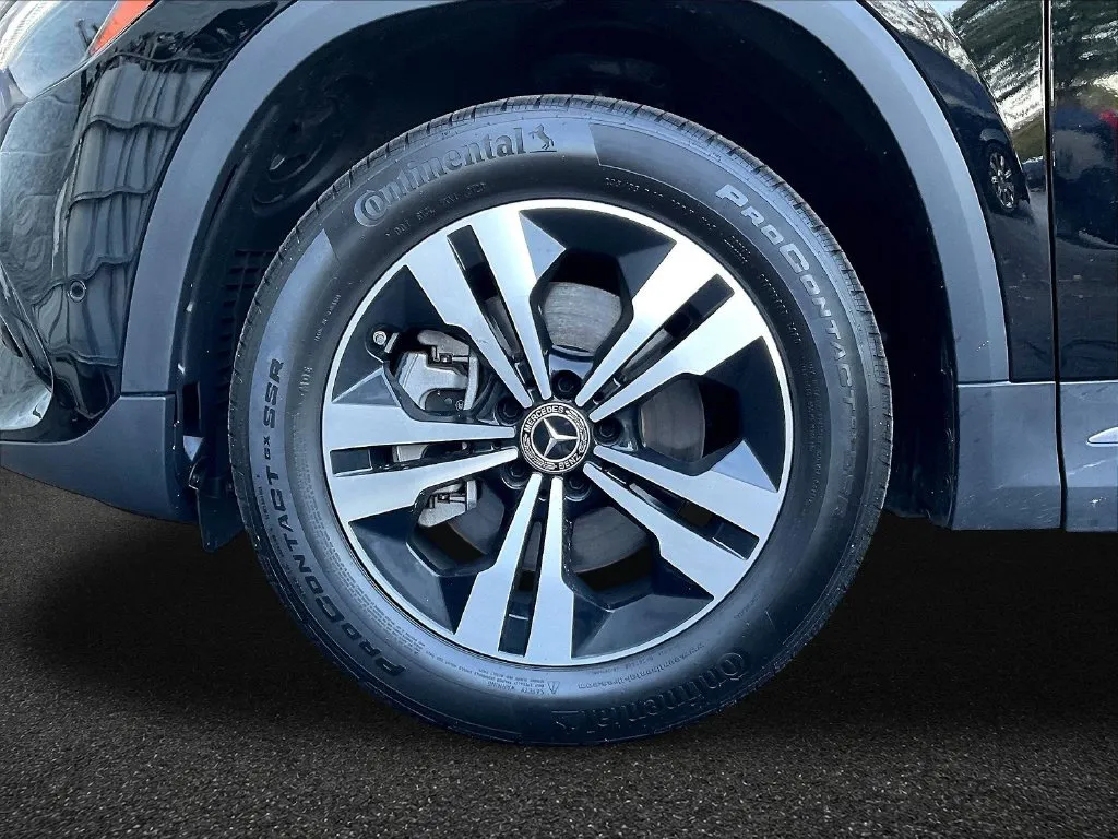 Mercedes-Benz GLA photo 25